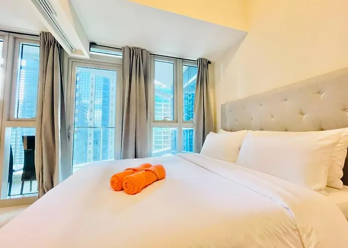 Modernistic Cozy 1 Bedroom With Veranda! Apartamento