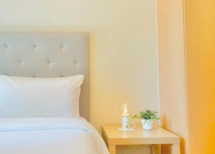 Modernistic Cozy 1 Bedroom With Veranda! Apartamento