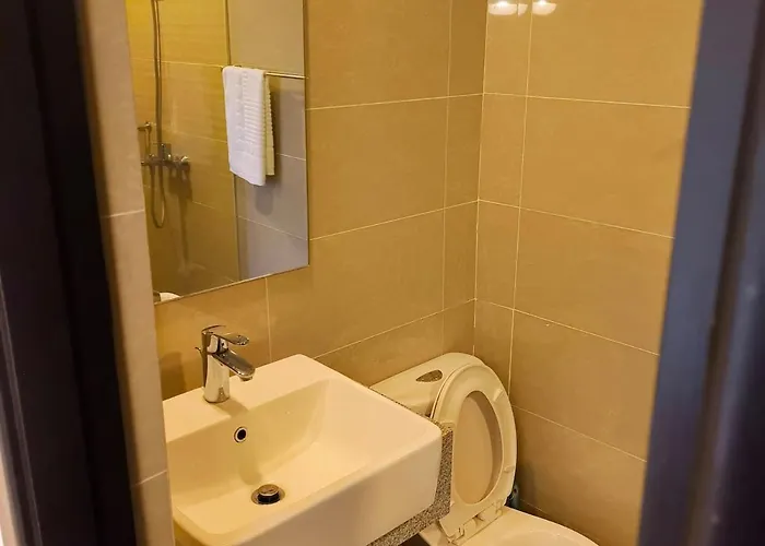 Modernistic Cozy 1 Bedroom With Veranda! *