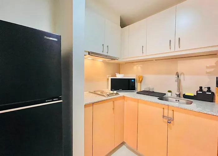 Modernistic Cozy 1 Bedroom With Veranda! *
